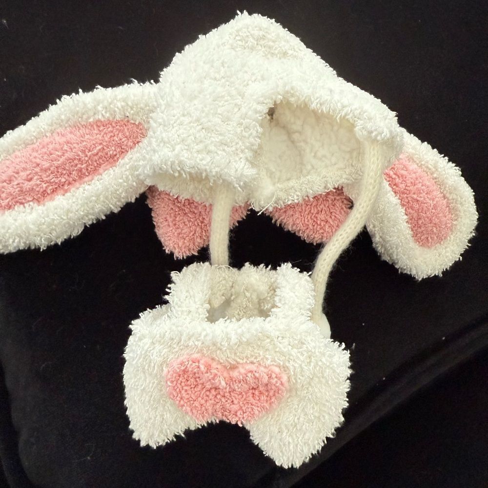 New Adorable labubu White and Pink Bunny Hat and Booties Set